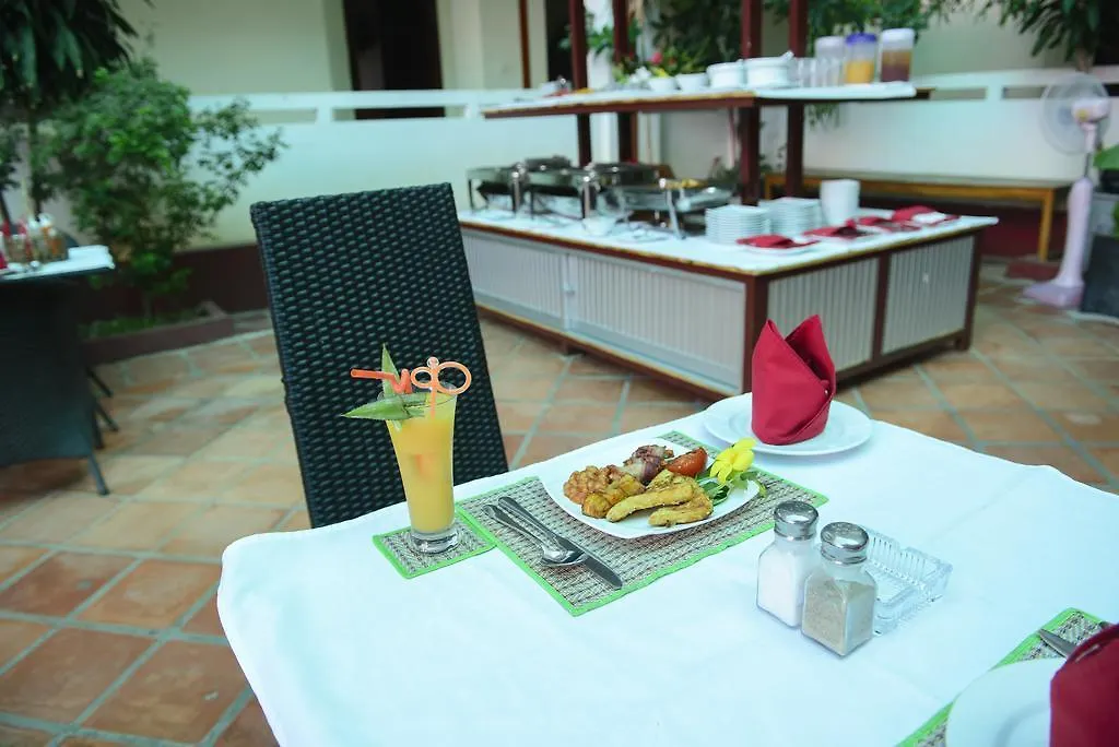 Sihanoukville Plaza Hotel 3*,