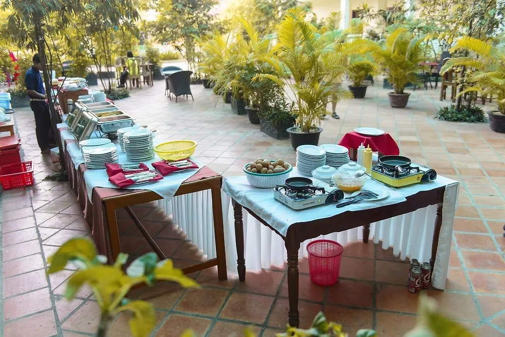 Sihanoukville Plaza Hotel 3*,