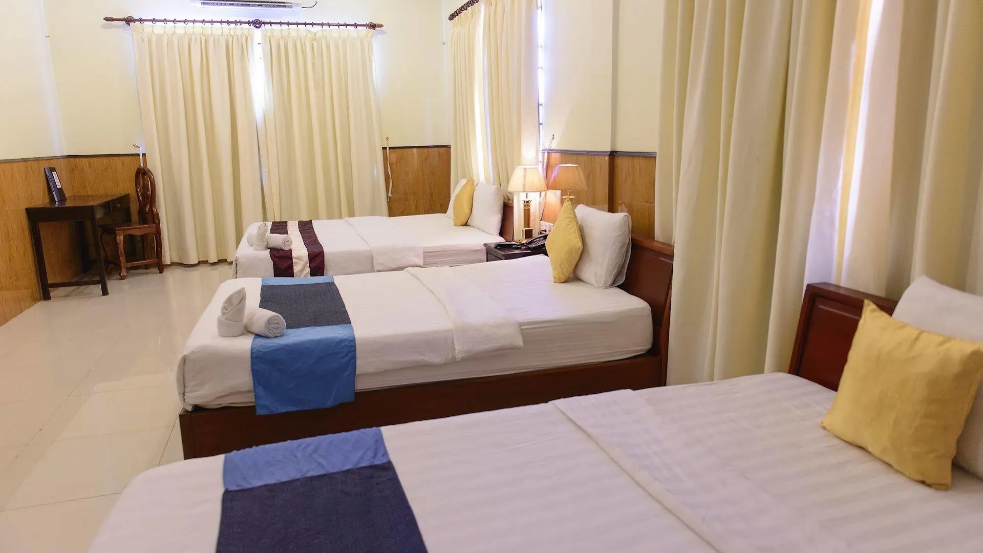 Sihanoukville Plaza Hotel 3*,